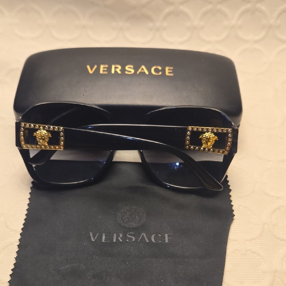 Versace Black anGold Unisex  Sunglasses